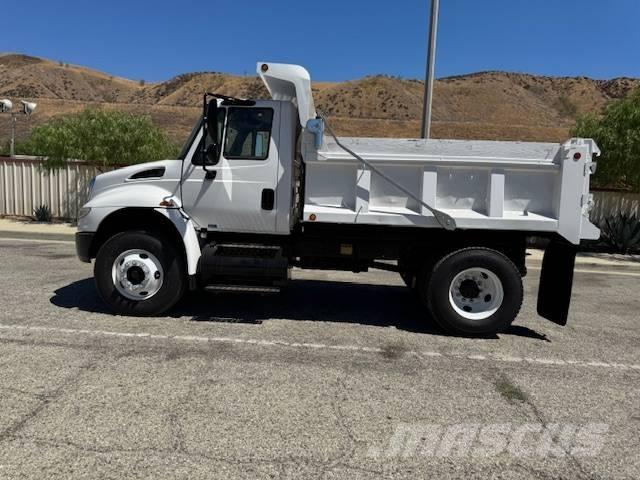 International 4400 自卸式货车