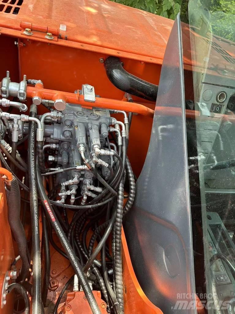 Hitachi ZX60 小型挖掘机