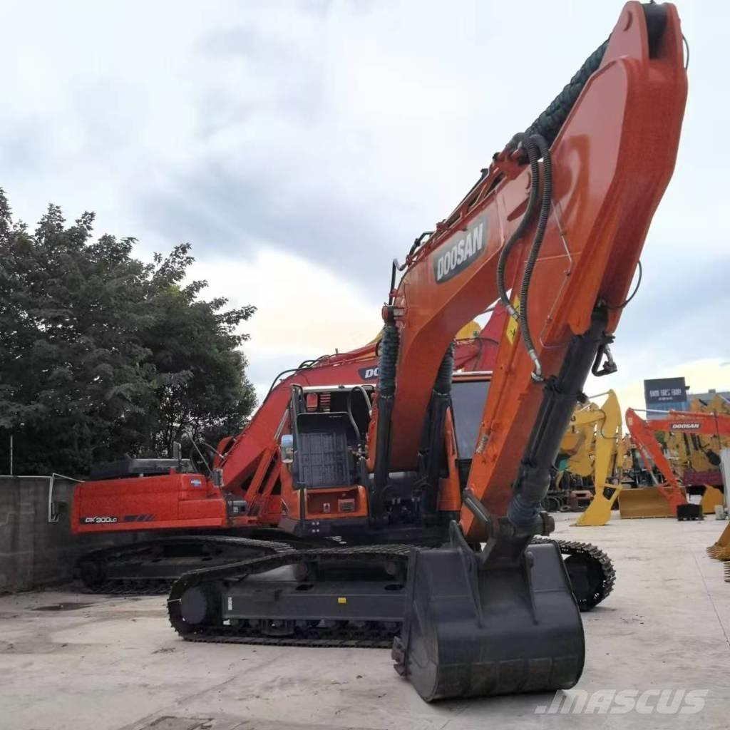 Doosan DX 300 履带挖掘机