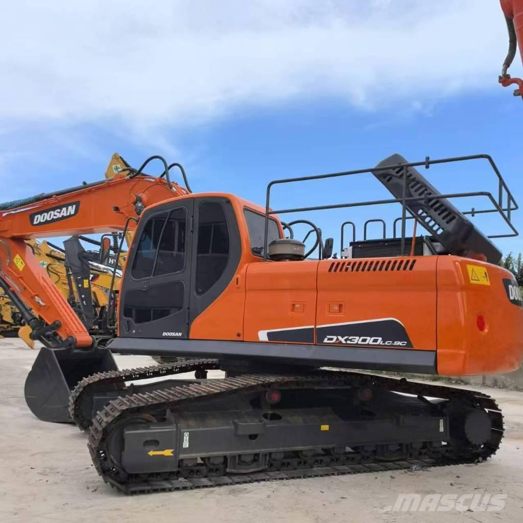 Doosan DX 300 履带挖掘机