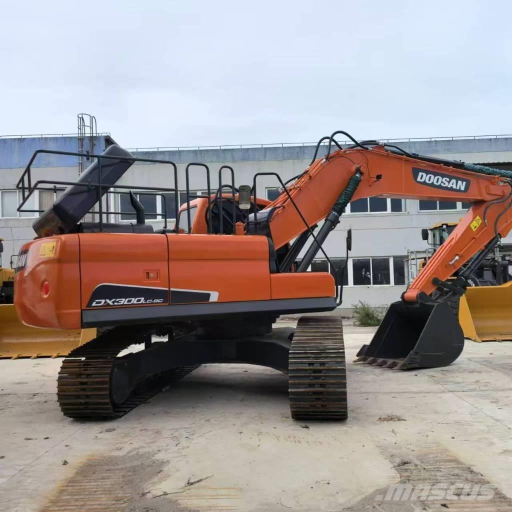Doosan DX 300 履带挖掘机