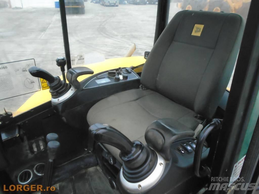 JCB 8055 RTS 小型挖掘机