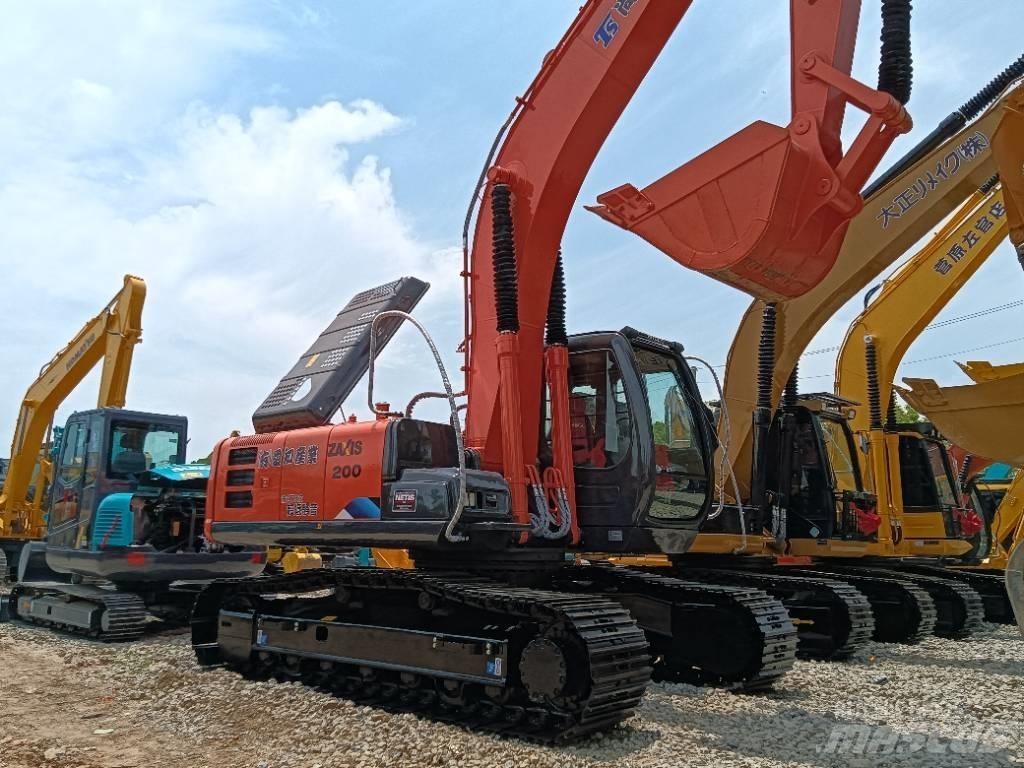 Hitachi ZX 200 中型挖掘机
