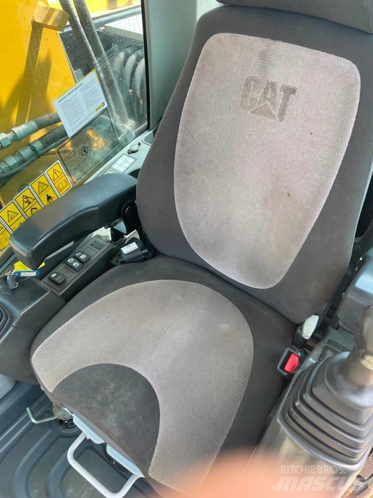 CAT M 313 D 轮式挖掘机