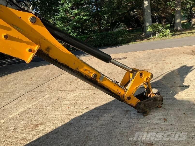 JCB 3CX Plus 反铲装载机