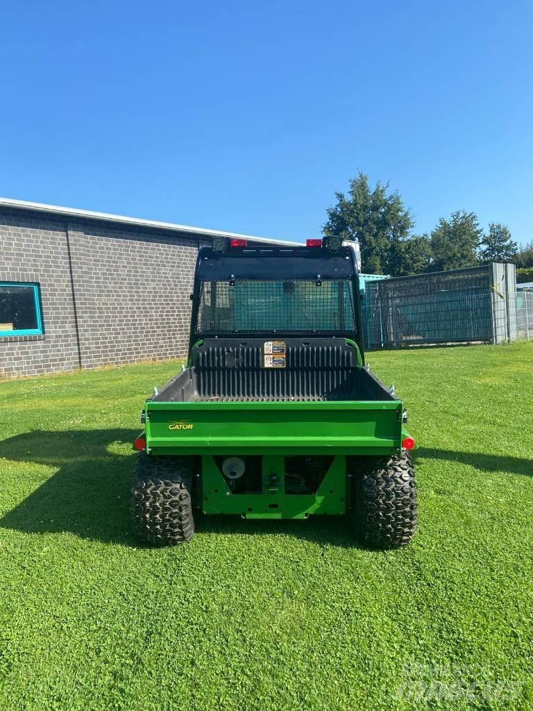 John Deere TH 6x4 沙滩车