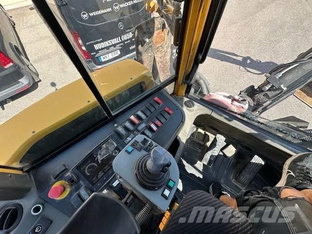 Huddig 1260B City 反铲装载机