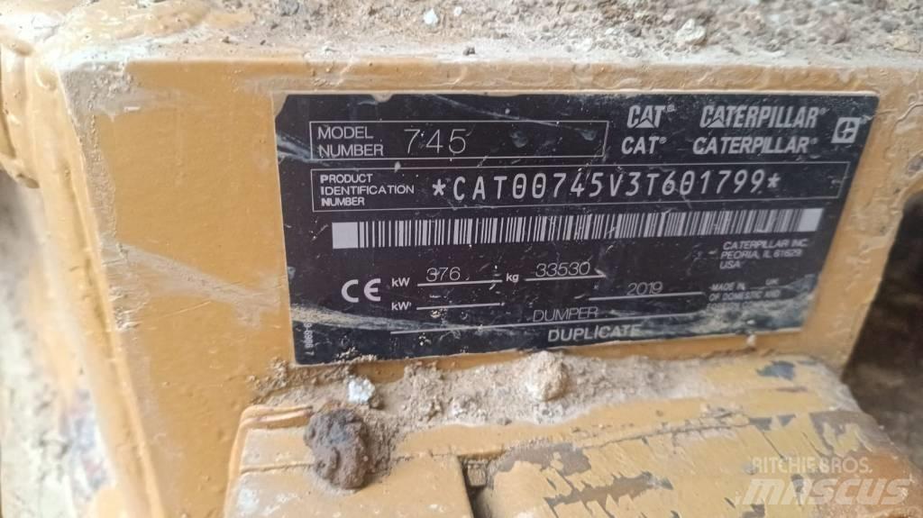 CAT 745 铰接式自卸车