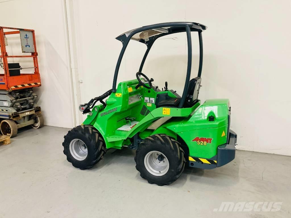 Avant 528 小型装载机