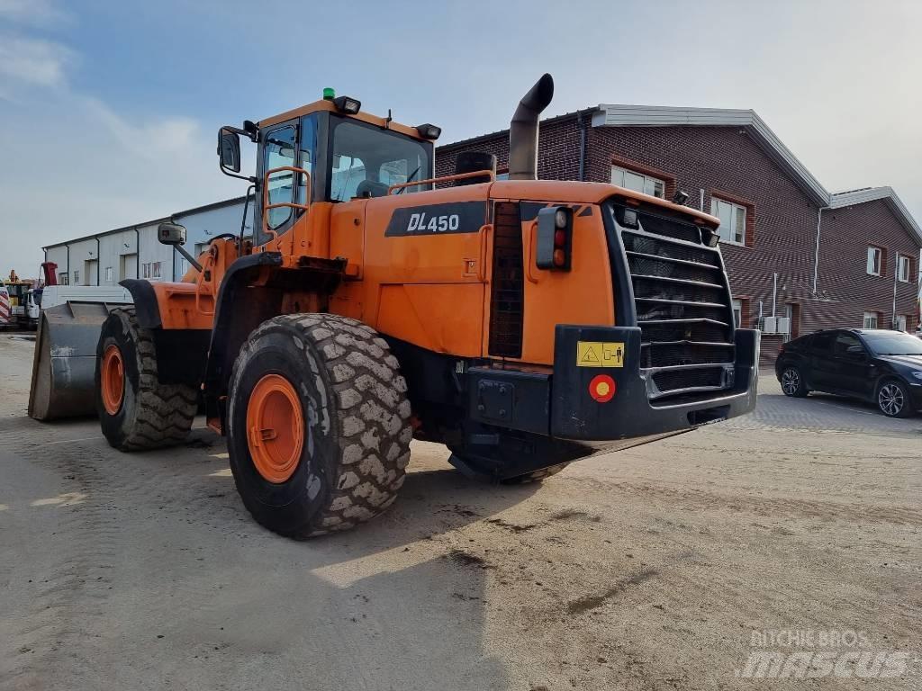 Doosan DL 450 轮式装载机