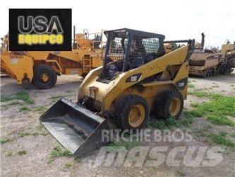 CAT 252B3 滑移装载机