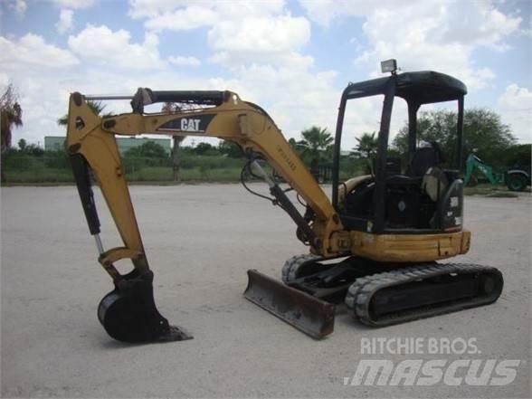 CAT 303CR 小型挖掘机