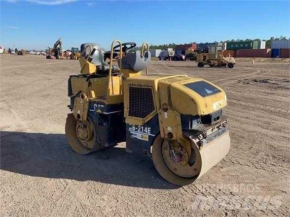 CAT CB-214E 单轮压路机