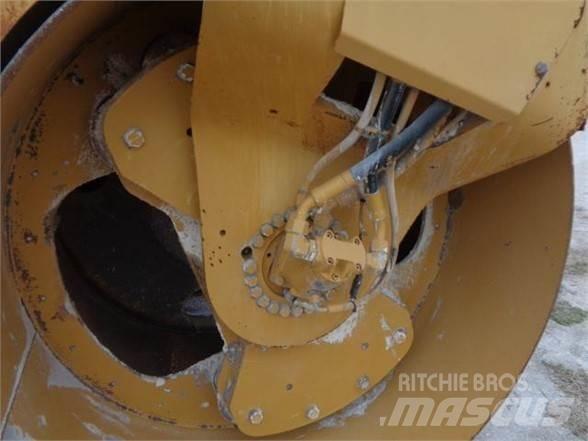 CAT CB-534DXW 单轮压路机