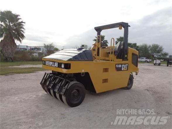 CAT PS-150C 胶轮压路机