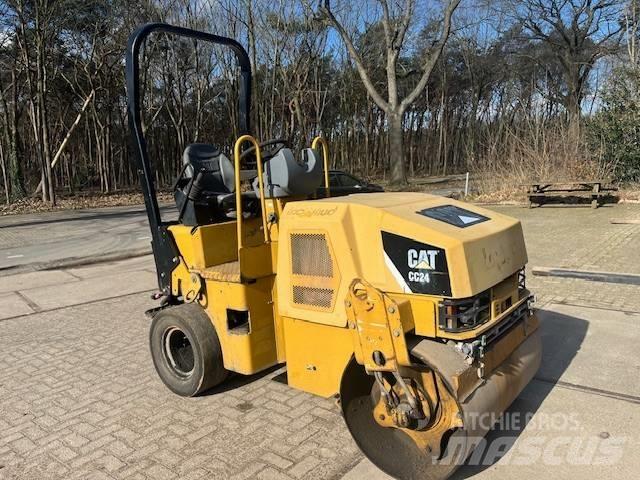 CAT CC 24 复合式压路机