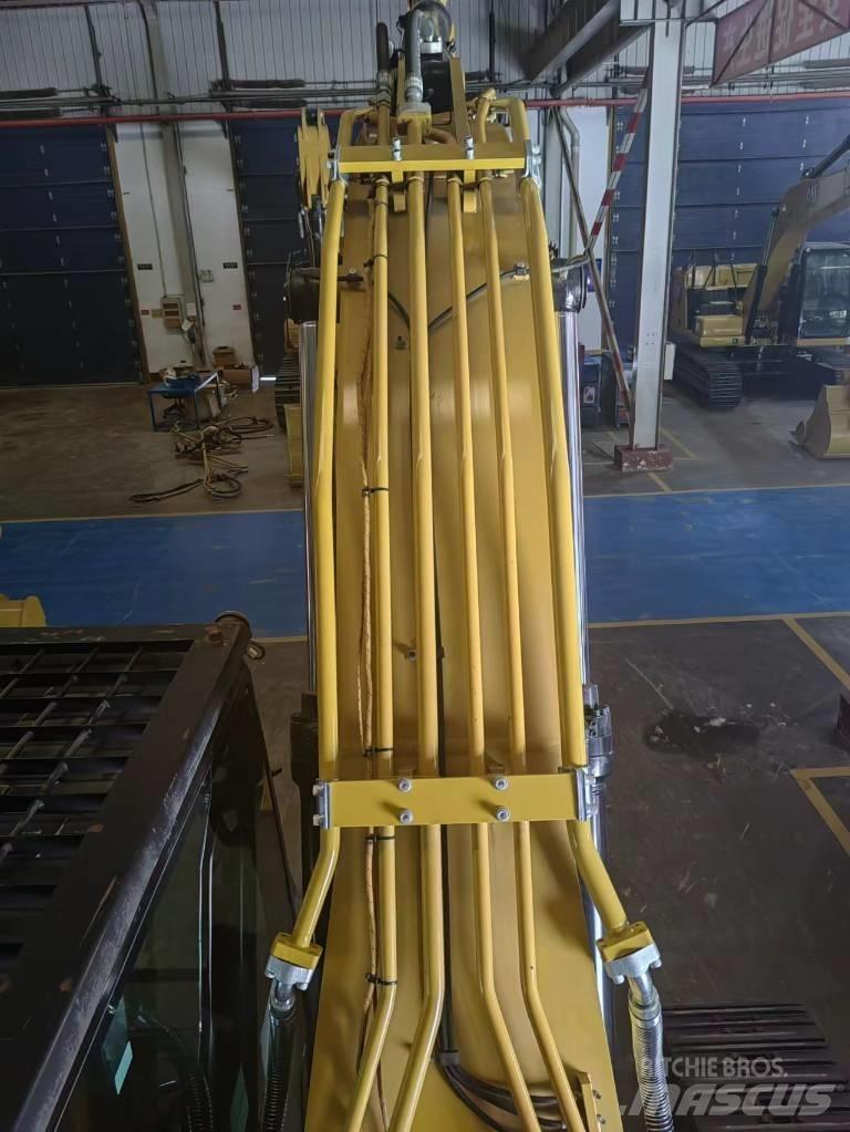 CAT 2020 CAT 323 轮式挖掘机