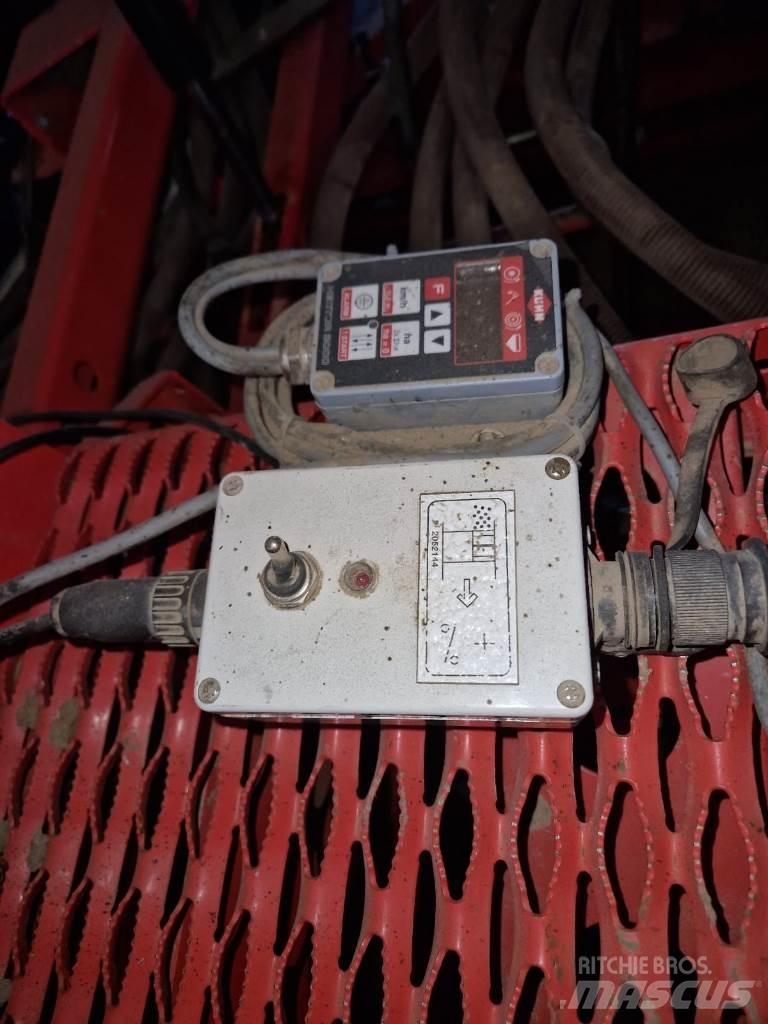 Kuhn HR4003D 多功能条播机