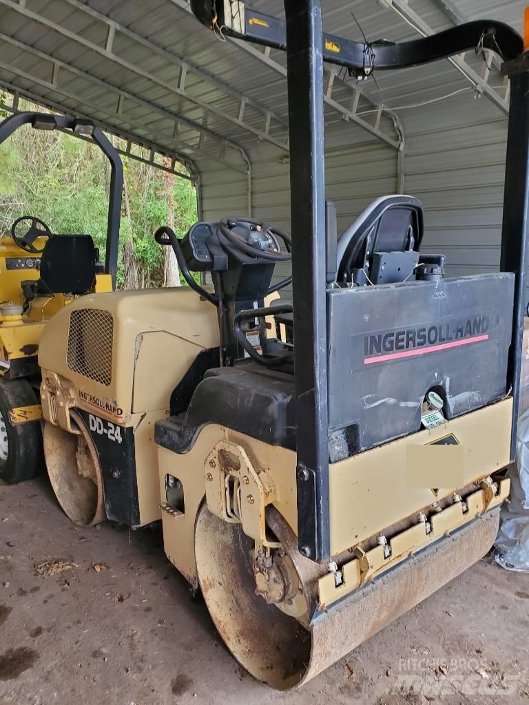 Ingersoll Rand DD 24 双轮压路机