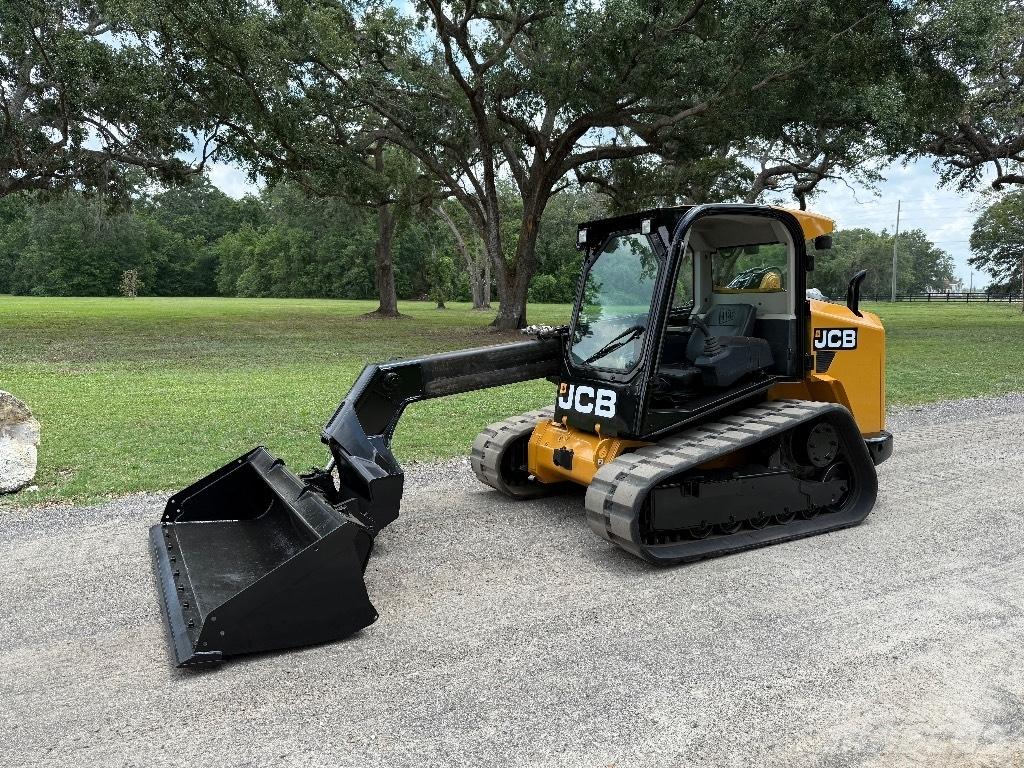 JCB 3 TS-8T 滑移装载机