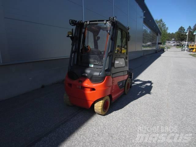 Linde E 30 电动叉车