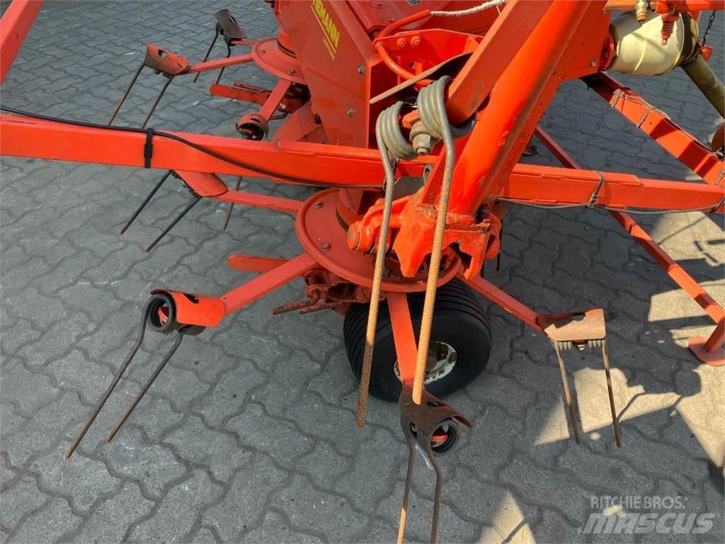 Kuhn GF 8501 犁耙和摊草机