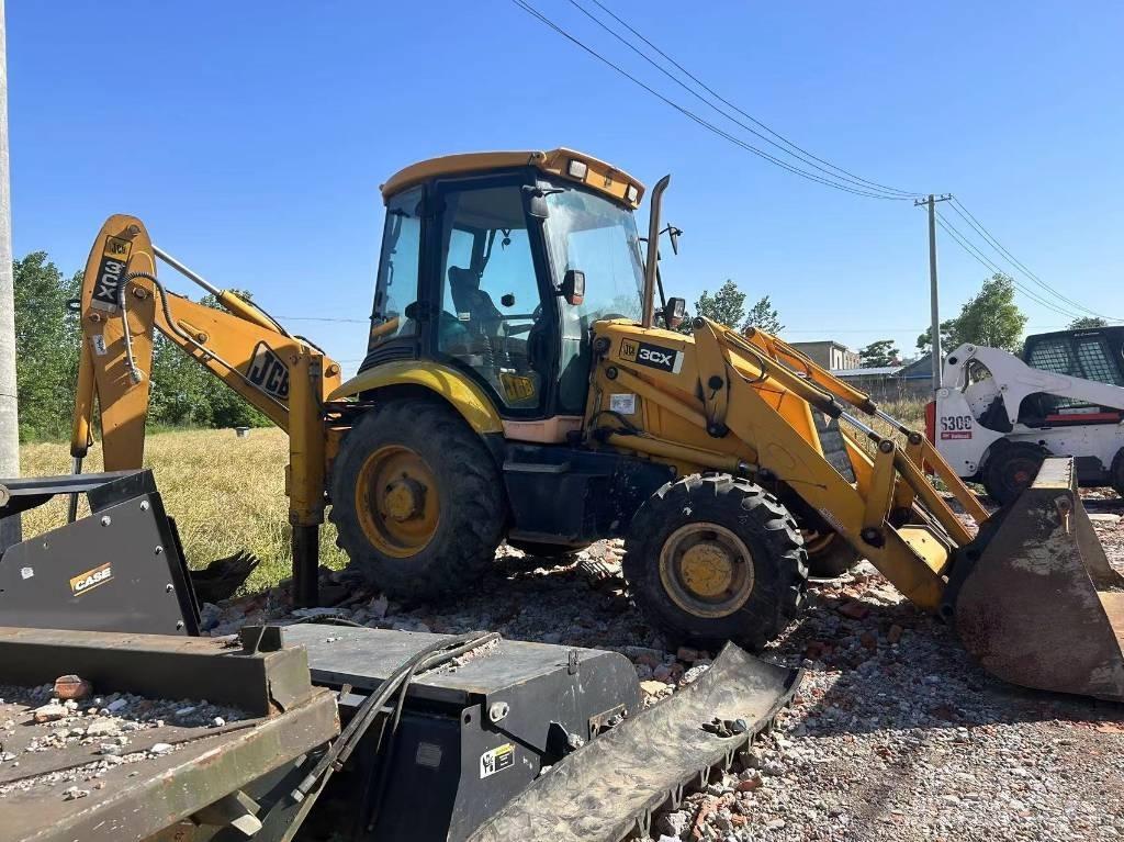 JCB 3CX 反铲装载机