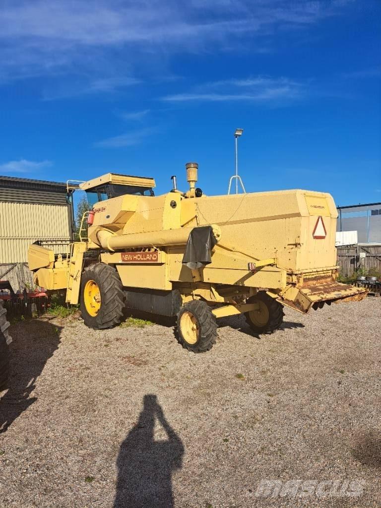New Holland 8030 H 联合收割机