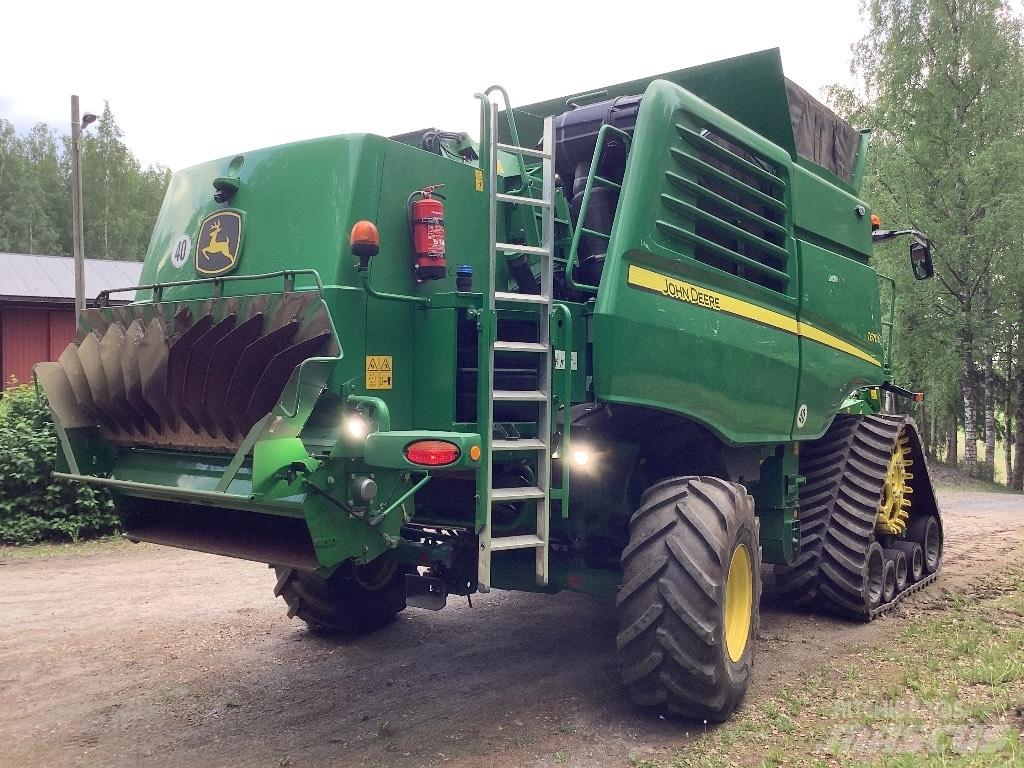 John Deere T 670 联合收割机