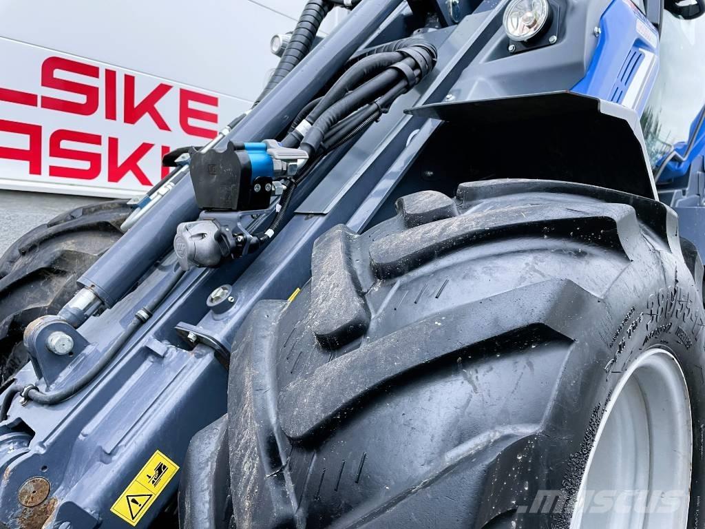 Multione 11.9K 伸缩轮式装载机