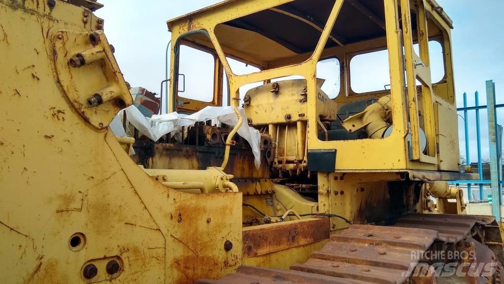 CAT D8K  (POR PIEZAS) 履带式推土机