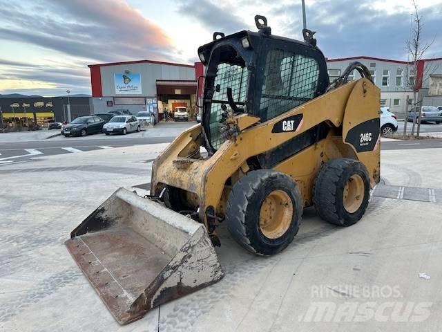CAT 246 C 滑移装载机