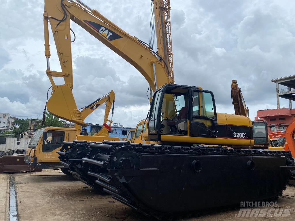 CAT 320 C 水陆两栖挖掘机
