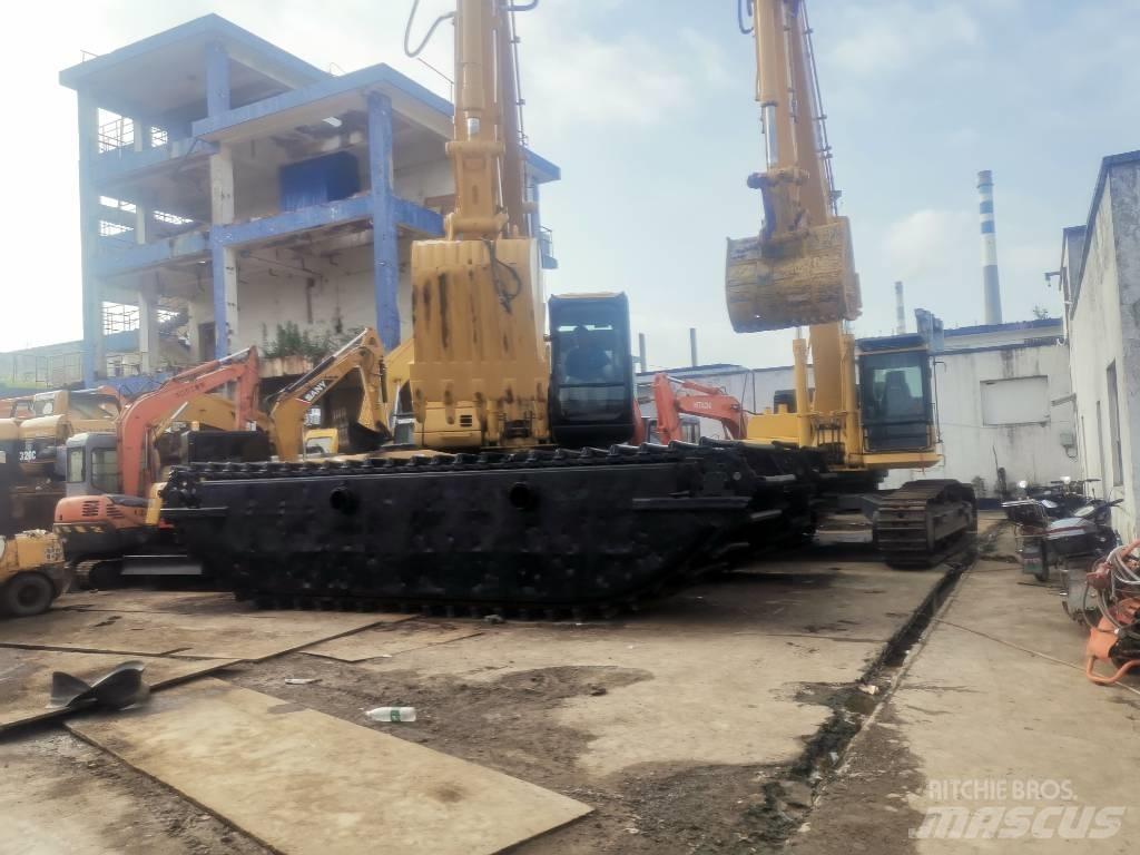 CAT 320 C 水陆两栖挖掘机