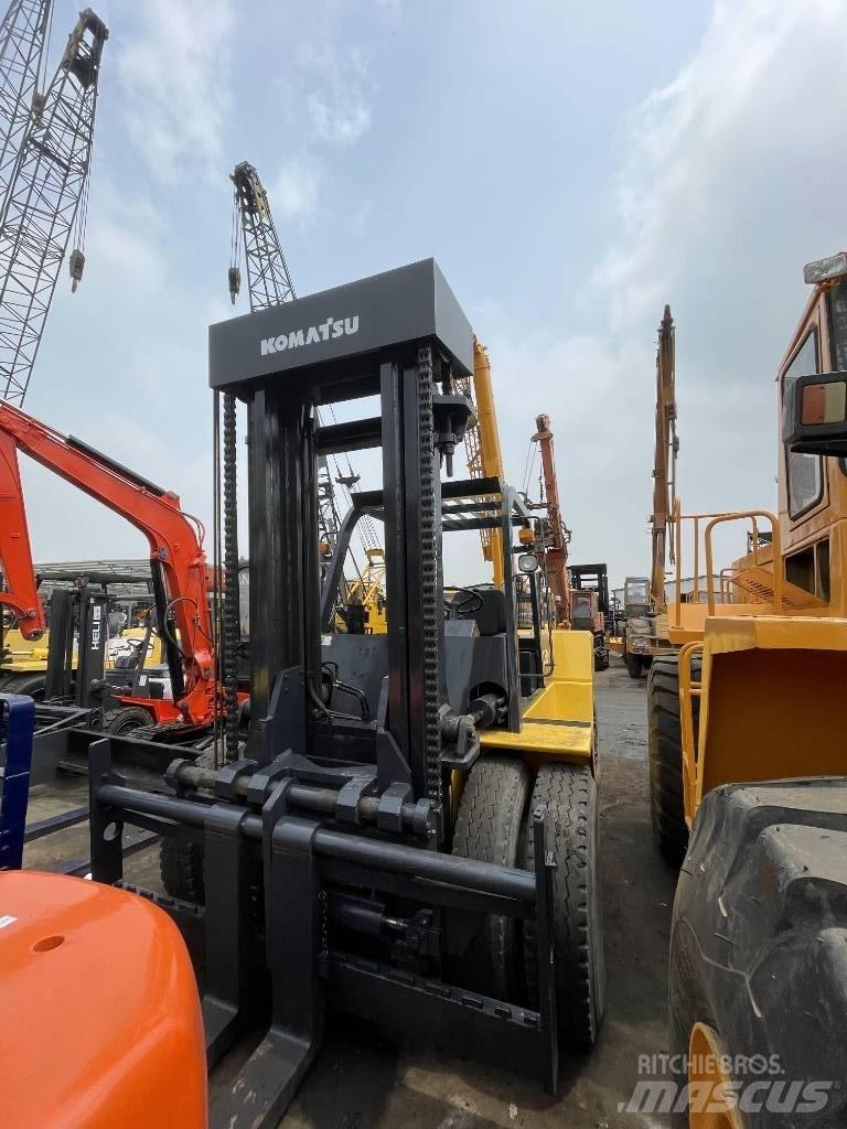 Komatsu 15 ton 柴油叉车
