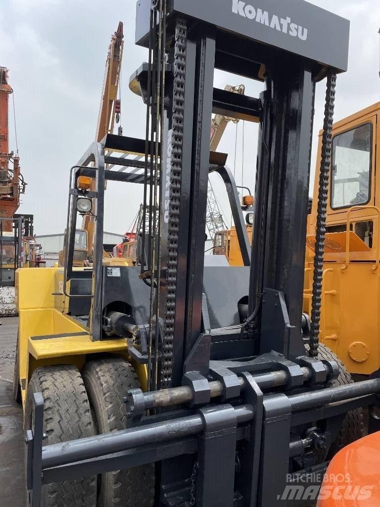 Komatsu 15 ton 柴油叉车