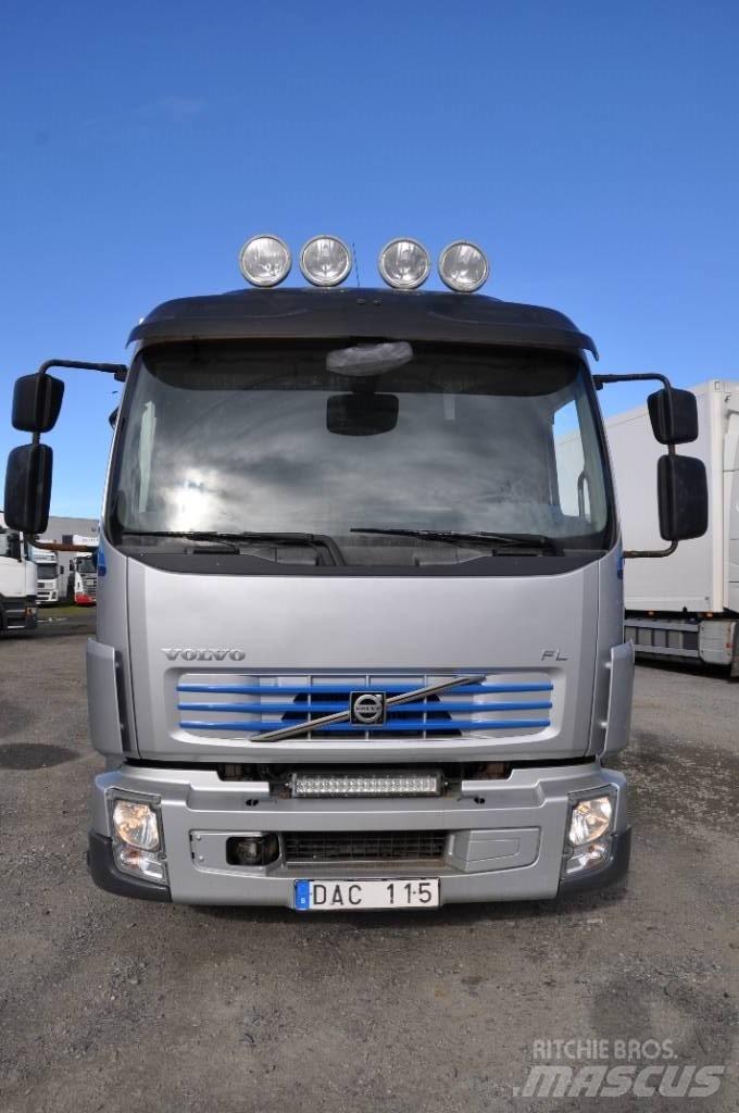 Volvo FL240 4X2 冷藏车