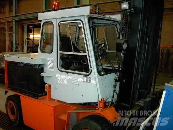 ABB AT 700 电动叉车
