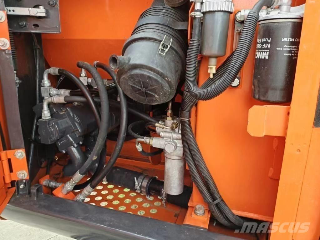 Hitachi ZX70 小型挖掘机