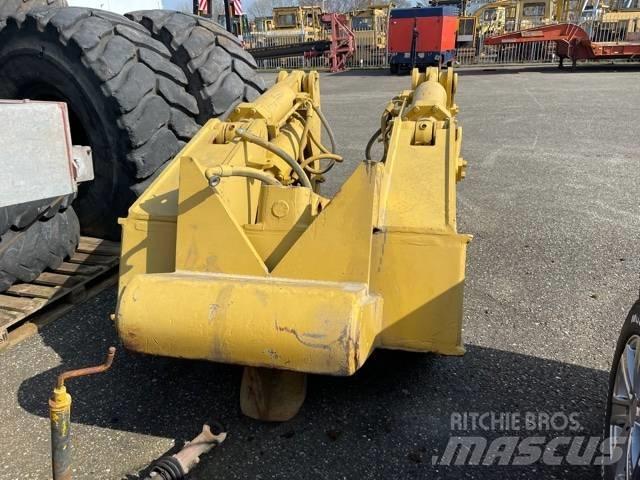 CAT D 8 R Ripper 其他组件