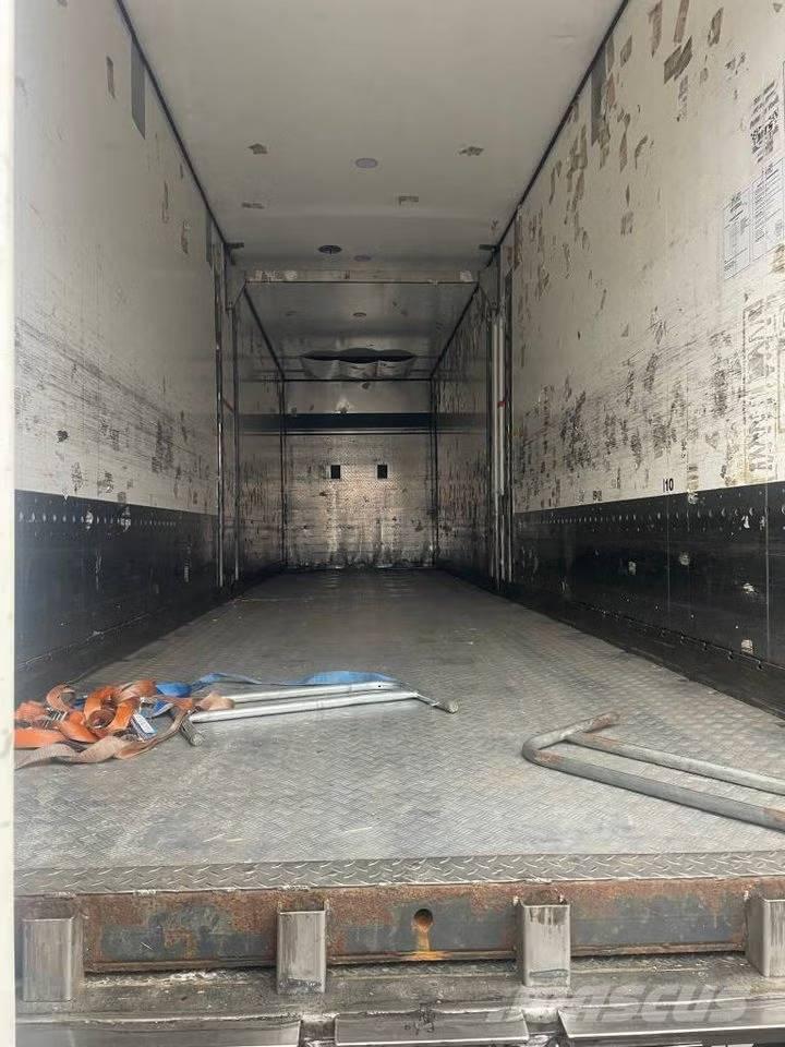 VAK V 4-40 冷藏拖车