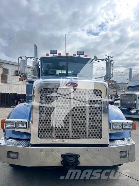 Peterbilt 367 牵引车