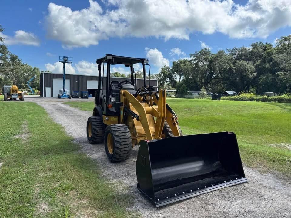 CAT 903 C2 轮式装载机
