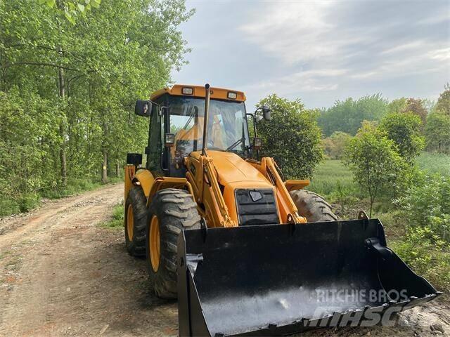 JCB 3CX 反铲装载机