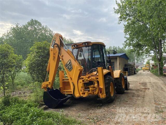 JCB 3CX 反铲装载机