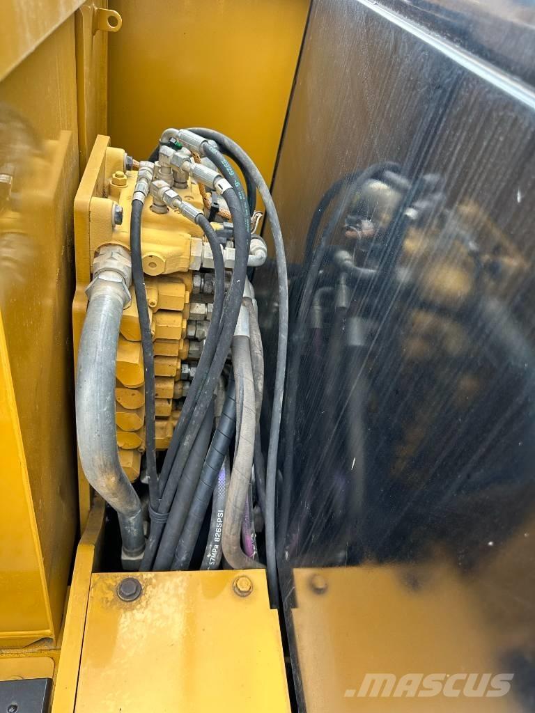 CAT 306 小型挖掘机