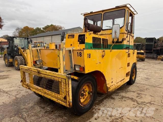 Hamm GRW 15 胶轮压路机