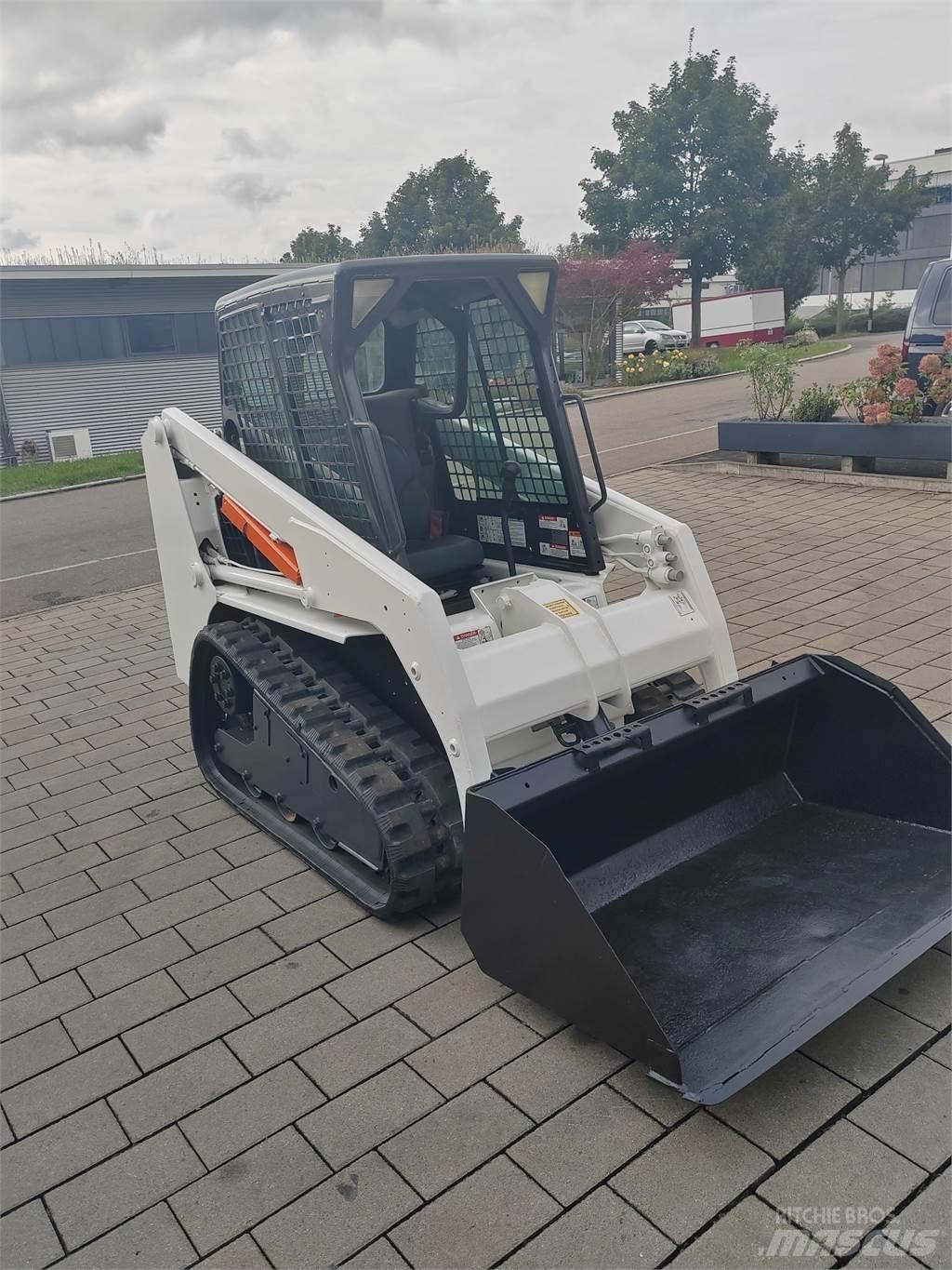 Bobcat T140 履带挖掘机