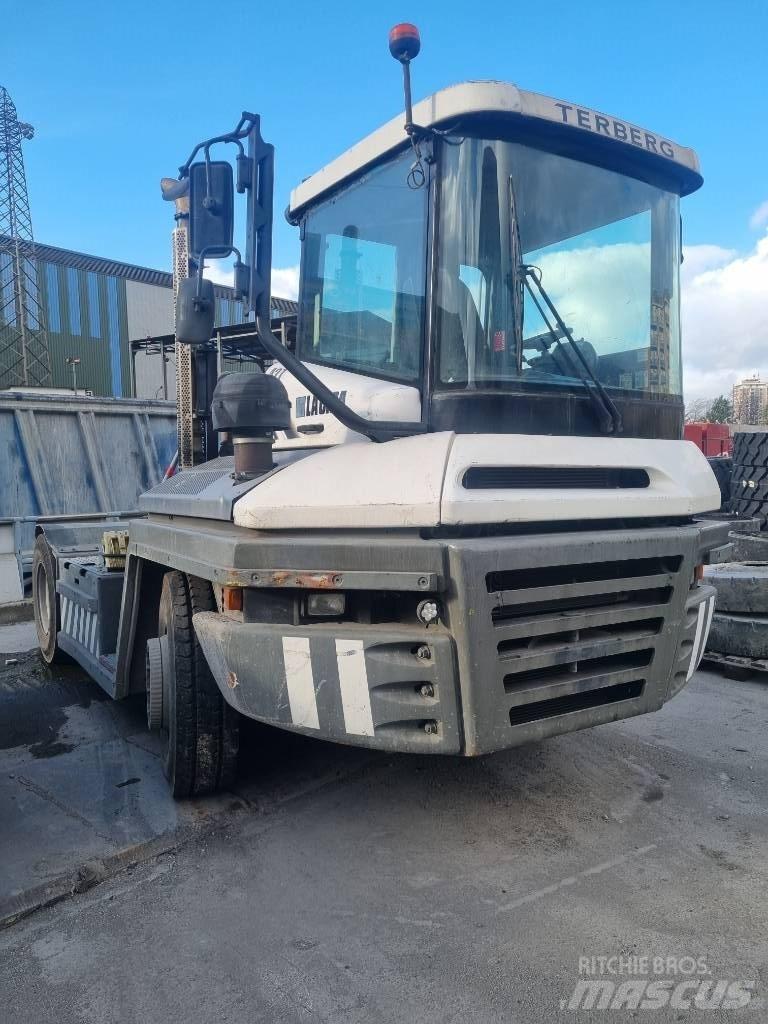 Terberg RT283 码头牵引车
