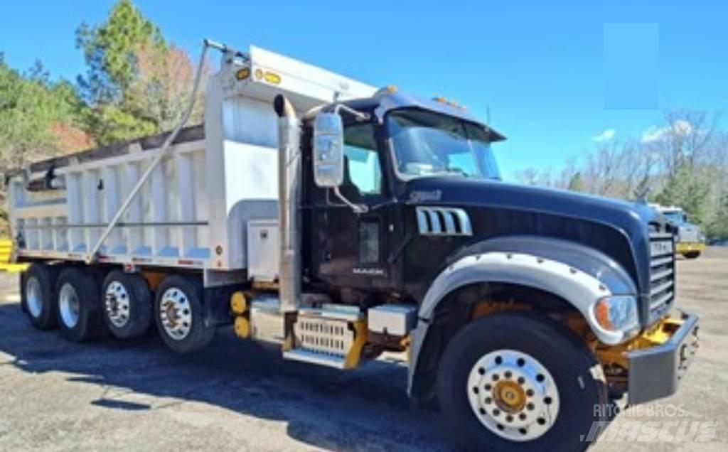 Mack GU 713 自卸式货车
